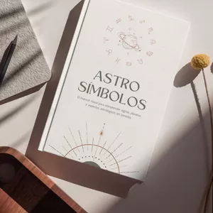 Imagen de portada para Ebook Astro Simbolos, El manual visual para comprender signos, planetas y aspectos astrológicos sin enredos
