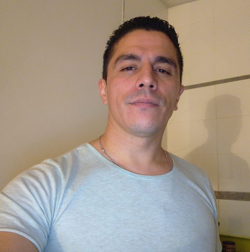 Raul Gabriel 