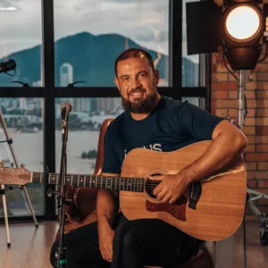 Imagem de Curso de Violão para iniciantes  criado por Carlos Eduardo Silva na hotmart