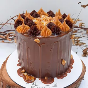 Meu Bolo de Chocolate e Caramelo por Bete Masi