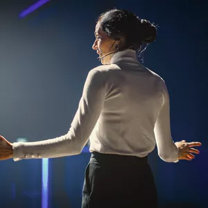 Cover image for Online course Learn to speak in public