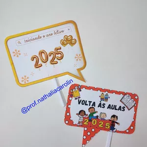 Imagem de capa para o Curso online Plaquinhas Volta às aulas 🍎✏️