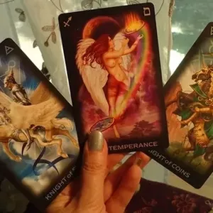 Imagen de portada para Curso online Videncia Tarot Gratuito: Encuentra Respuestas 🌟