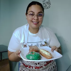 Imagen de portada para Curso online Clase de Donas, berlinesas y copinoles + receta + bonus 🎁