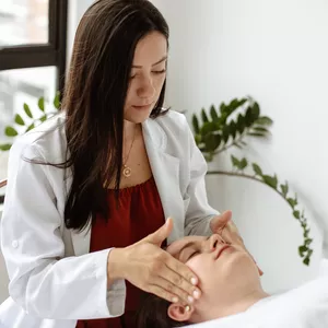 Imagem de capa para o Ebook Massagem relaxante - Com vídeo aula.