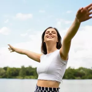 Imagen de portada para Curso online aprende a vivir feliz