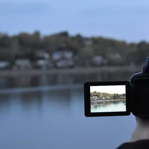 Imagem de capa para o Ebook Aprenda a Criar Vídeos Criativos com Meu Curso Exclusivo