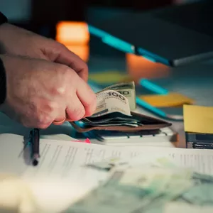 Imagen de portada para Ebook Educación financiera: Claves para el éxito económico Gen Z