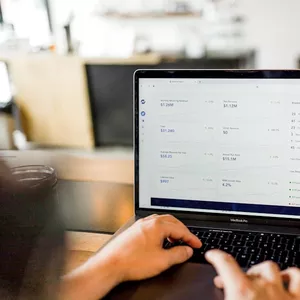 Imagem de capa para o Ebook Estratégias Eficazes para Gerar Renda Extra