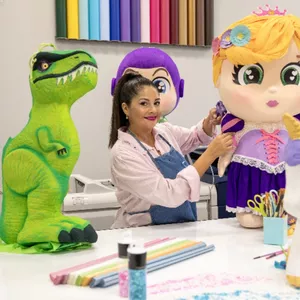 Imagen de portada para Curso online De Cero al Dinero: inicia tu negocio de Piñatas Premium