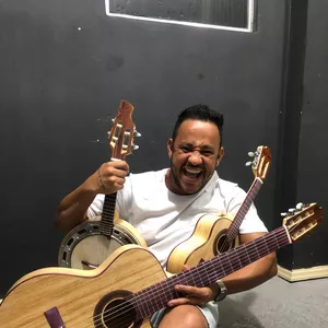 Imagem de capa para o Curso online Voicings no Violão