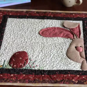 Imagem de capa para o Ebook Páscoa - projeto / molde jogo americano - técnica aplicação - patchwork