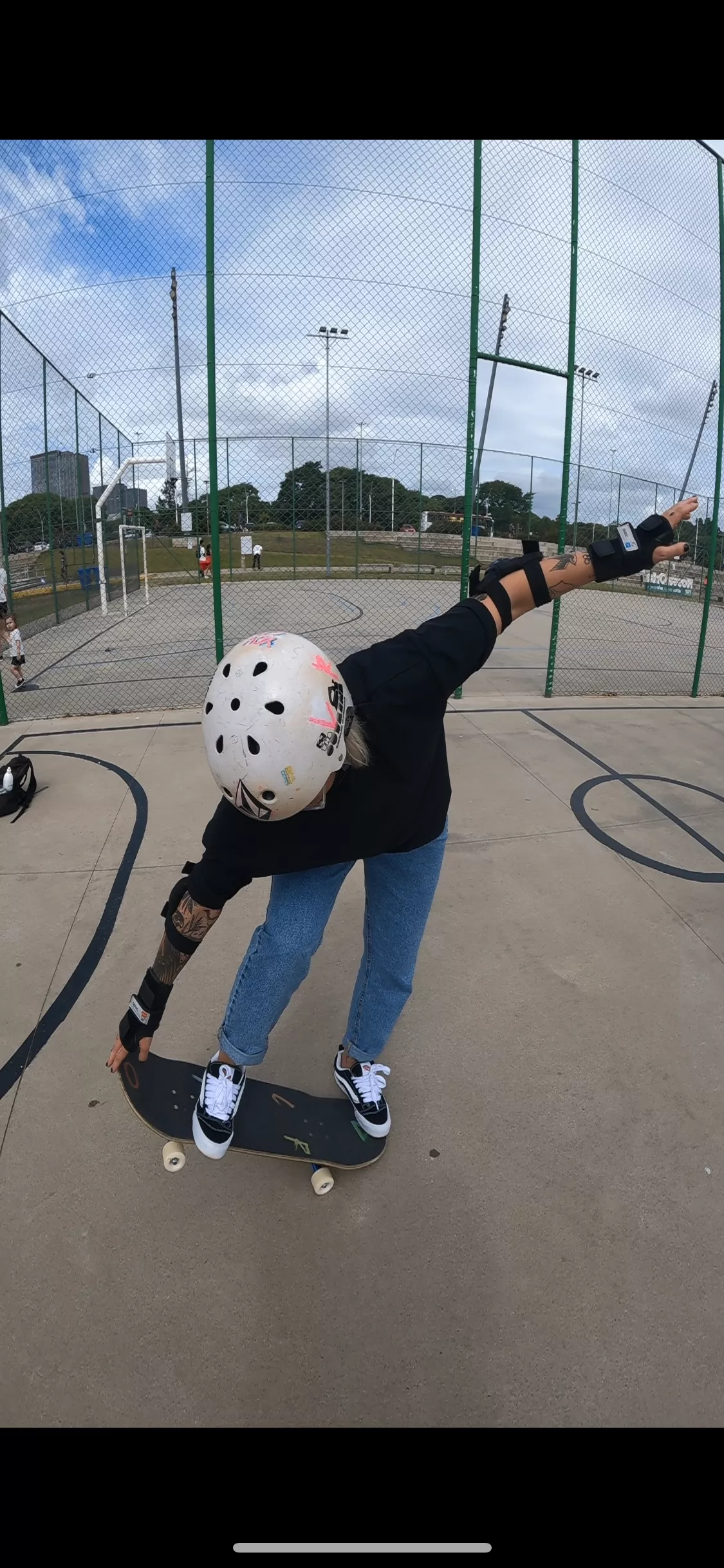 Treinando skate iniciante