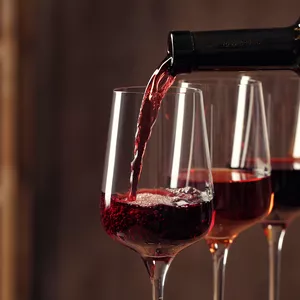 Imagem de capa para o Curso online Curso de Introdução ao Mundo dos Vinhos: Jornada do iniciante ao conhecedor.