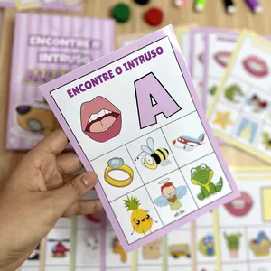 Imagem de capa para o Ebook Encontre o Intruso - Alfabeto