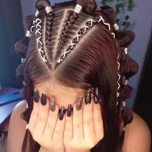 Imagen de portada para Curso online clase online de trenzas básicas