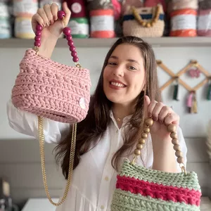 Imagem de capa para o Curso online Bolsa Ametista - Crochê fio de malha