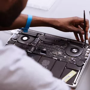 Imagen de portada para Curso online Conviértete en Experto en  Reparación de Dispositivos Apple