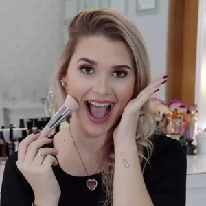 Imagem do curso Makeup VIP  - Larissa Capóia 