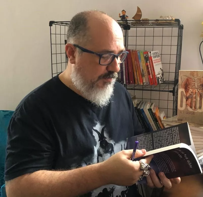 A.T. Sergio - escritor