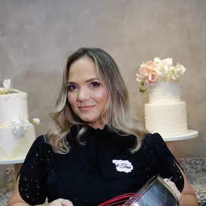 Imagem de capa para o Curso online CONFEITEIRA DE ELITE - CURSO BASICO