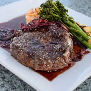 Imagem de capa para o Ebook Dieta Low Carb Emagreça 10kg em 21 dias