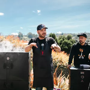 Imagen de portada para Evento presencial Conviertete en un Pit master del humo y la barbacoa - PRESENCIAL