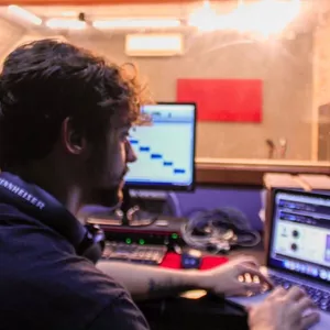 Imagem do curso Guia Prático de Inteligência Artificial na Música