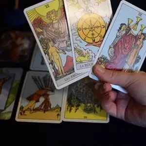 Imagen de portada para Curso online Descubre el Poder del Naipe Español Tarot ☎️