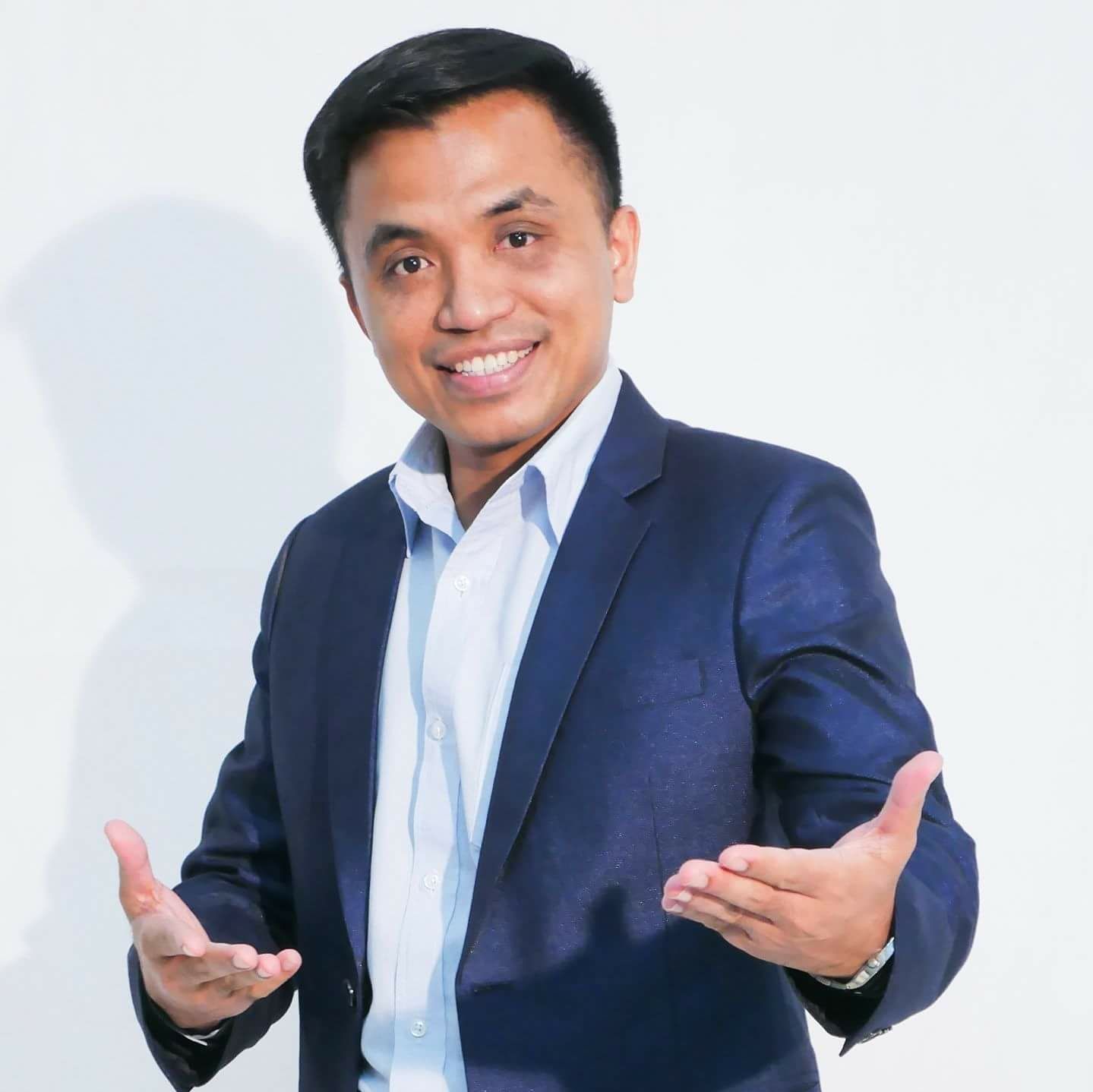 ครูเด่น เชื่อมคนสู่ความสำเร็จ