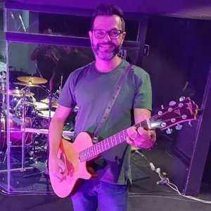 Imagem do curso Violão para Adoração em Pequenos Grupos