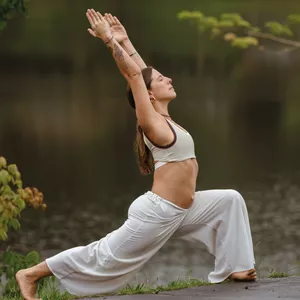 Imagen de portada para Curso online Curso Yoga Nivel Intermedios