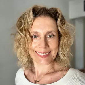 Imagem de capa para o Serviço online Sessão de Thetahealing com Laura Villar