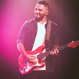 Imagem de capa para o Curso online Guitarrista Essencial