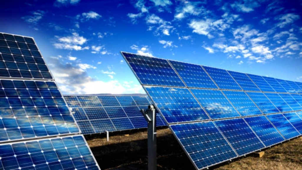 Aprenda Energia Solar do Zero e Transforme sua Carreira !