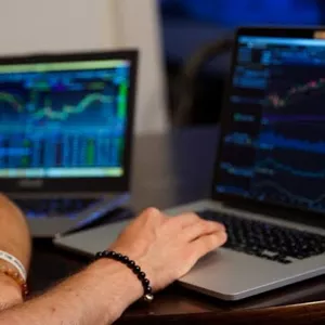 Imagem do curso Transformando Vidas e Descomplicando o Mini Índice  Alcance Finalmente A Consistência Na Bolsa De Valores Operando Comigo E Com Diversos Traders Profissionais!