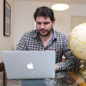 Imagem de capa para o Curso online Programa de Storytelling SIC/SEMPRE