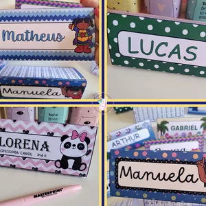 Imagem de capa para o Ebook 14 modelos de crachás de mesa