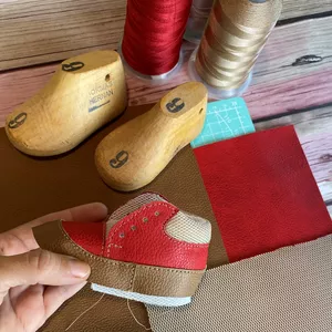 Cover image for Online course SNOOPY baby shoe