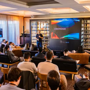 Imagem de capa para o Curso online Imersão em Oratória com Samer Agi