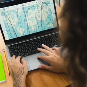 Imagem de capa para o Curso online Clube de Astrocartografia 