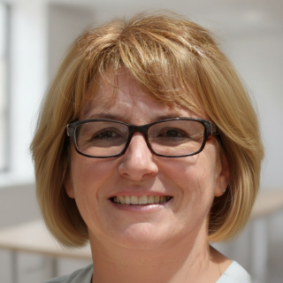 Ana Paula - Mulher Cristã comum