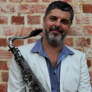 Imagem do curso Improvisação na Música Brasileira com Eduardo Neves