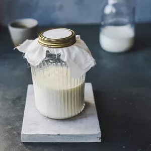 Imagen de portada para Ebook Guía completa de kéfir: Recetas saludables y creativas