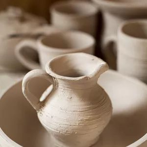 Imagem de capa para o Curso online História da Cerâmica