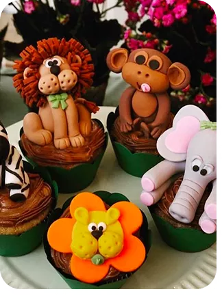 Cupcakes de Baby Shower no tema Circo, leão, macaco, elefante, zebra, todos com expressões baby do Curso Meu Primeiro Zoológico - Modele 25 Animais em Pasta Americana