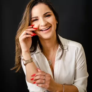 Nails Gel Tudo em Um por Karine Muniz