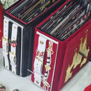 Imagem de capa para o Curso online Scrap Arteira Magical Word | Curso de Scrapbook