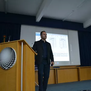 Imagem de capa para o Curso online Liderança e Gestão de Pessoas