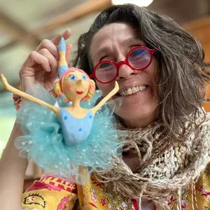 Imagem de capa para o Curso online DA BAILARINA AO MUNDO DE PAPEL MACHÊ